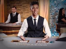 Antarmuka aplikasi gaharu4d menampilkan Liga 1 dan permainan live-dealer